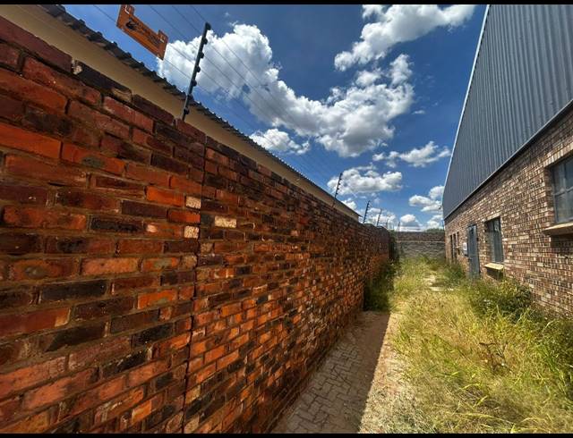 M² WAREHOUSE FOR SALE IN POLOKWANE INDUSTRIA